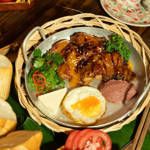 Sweet Marinated Chicken Banh Mi On a Wok